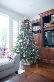 Find just the ornaments a great christmas tree needs, from festive and classy tree toppers to garlands, ribbons and tree skirts. Classic Red And Green Christmas Tree Color Decor With Slight Farmhouse Feel All Things Thrifty