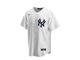 We offer an extensive selection of yankees jerseys for all fans that feature official team colors and graphics so you can head to the game in a style you love. Nike New York Yankees Home Replica Mlb Trikot Topperzstore De