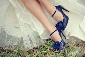 Scarpe da sposa punta aperta con cinturino in raso e strass argento. Come Scegliere Le Scarpe Da Sposa Gloria Saccucci Spose