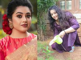 777 charlie is an upcoming kannada movie written & directed by kiranraj k, starring rakshit shetty, produced by. Green India Challenge Meena A Senior Heroine Is Part Of A Planting Program Jsnewstimes