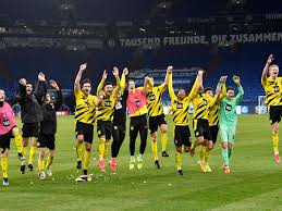 Doch es ging noch schlimmer. Bvb Fans Verspotten Schalke 04 Spezial Shirt Sorgt Fur Grossen Arger S04
