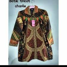 Motif batik malang yang terkenal. Jual Batik Trikot Charlie Lengan Panjang Dan Saku Bagian Depan Hijau Xxl Tanah Abang Galeries De Favor Tokopedia