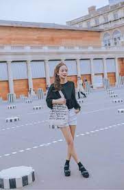 Korean Hairstyles 2016 Here Are Some Popular Hairstyles In Korea Pony Tail Long Wave Hair W Korean Hairstyle Korean Fashion Korean Outfits