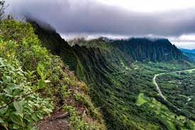 Hiking Along The Cliffs Of Honolulu Campingandhiking Camping And Hiking Camping Locations Best Camping Gear