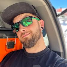 Joey Fourfingers (@joeyfourfingers) · Instagram 照片和Reels