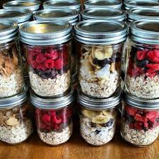 Assemble Your Own Diy Instant Oatmeal Jars You Can Make Them All Different Flavors Or Just Stick To Your Favorite Mason Jar Meals Breakfast Recipes Easy Oatmeal In A Jar