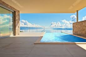 The cambrian hotel, switzerland while most infinity pools are set against sky blue ocean waters or tropical valleys, the heated outdoor pool at the cambrian hotel in switzerland offers a panoramic view of the swiss alps, which are equally inspiring whether you travel in summer or in the snowy winter. Kleine Fluchten Die 26 Schonsten Infinity Pools Weltweit