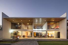 Most contemporary and modern models have the amenities that are sought after in the contemporary style: New Houses Contemporary House Designs E Architect
