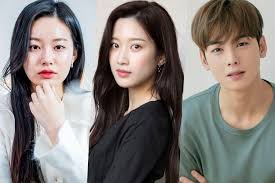 Rewatching my id is gangnam beauty and found these moments too cute to pass by ;.; Park Yoo Na In Talks Along With Moon Ga Young And Cha Eun Woo For Drama Based On Hit Webtoon True Beauty Soompi
