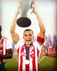 Talihsiz kaza sonrası ilk müdahale yapılırken. About Last Night Omar Elabdellaoui Facebook