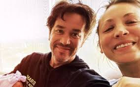 Kaley Cuoco Rayakan Kelahiran Anak Pertamanya