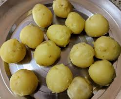 Dum Aloo Recipe Kashmiri Dum Aloo Vegecravings Recipe In 2020 Aloo Recipes Recipes Recipe Steps