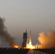 Nun hat der start von langer marsch 5 endlich geklappt. Tiangong 2 China Schickt Taikonauten Zum Himmelspalast Ins All Welt