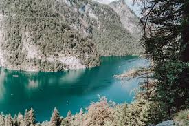 Konigssee Naturpool Und Wasserfall Weg Und Die Schonsten Platze Urlaub Berchtesgaden Natur Bad Natur Pool