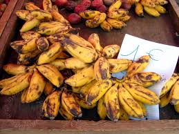 Le Marche Forain De Saint Pierre Saint Peter S Farmers Market Cuisine Reunionnaise Plat Reunionnais Farmers Market