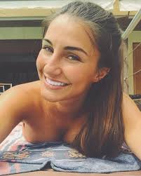 L'incroyable sprint de théo hernandez, balotelli s'amuse comme il peut, la joie abusive de rafael. Real Madrid Bound Atletico Star Theo Hernandez Risks Fury Of Stunning Girlfriend Who Was Brought Up To Hate Los Blancos