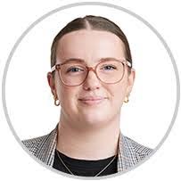 Tara Stowe's Instagram, Twitter & Facebook