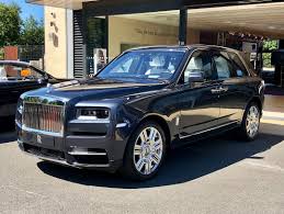 Just Been To See The Rolls Royce Cullinan I Think I Know Which Luxury 4 X 4 I Would Choose Rollsroyce Cu Rolls Royce Cullinan Rolls Royce Classic Cars