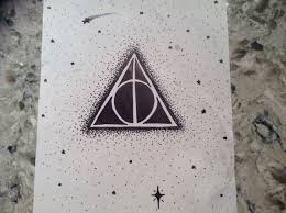 In this very easy one on one tutorial you can see how to make this amazing drawing of this shield with just a fineliner. Easy To Draw Deathly Hallows Symbol Harry Potter Drawings Harry Potter Drawings Easy Harry Potter Poster