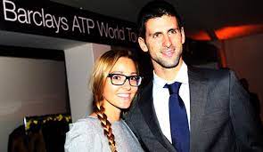 Familie von novak djokovic mit mit freundin jelena, trainer marian vajda, mutter. Bilder Des Tages Seite 1