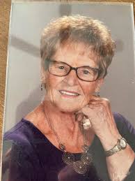 Television personality Lester Holt has been married to his wife, Carol, for  decades. They've built a happy life together, and have two sons: Stefan and  Cameron Read More Below ⬇️