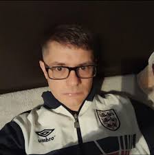 Anyone know the person with this profile Daniel Evans name give ? If so  please give me there name and address. I'll get whats mine back. Put down a  deposit I was