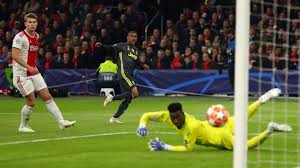 Find funny gifs, cute gifs, reaction gifs and more. Ajax Juventus In 5 Gifs