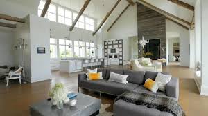 One time, il suo primo singolo, fu pubblicato a livello mondiale sempre nel 2009 e raggiunse la top ten in canada e in altri trenta paesi. Justin Bieber Compra Casa In Canada Per Vivere Con La Sua Futura Sposa Hailey Baldwin Idealista News