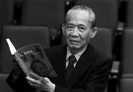 Over the last two days, relatives and friends came to pay their respects at the nirvana memorial centre in sungai besi. Historian Khoo Kay Kim 82 Passes On From Lung Failure The Star