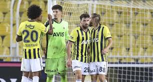 Diğer futbolcular ise ısınma çalışmasının ardından dar alanda turnuva yaptı. Erol Bulut Un Vazgecilmezleri Son Dakika Haberleri