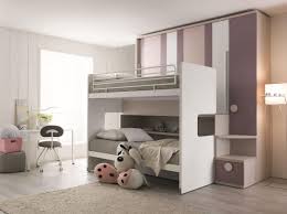 Bett kleiderschrank ermöglicht das schlafzimmer auch sitzecken. Platzsparend Schlafzimmer Mit Drei Betten Und Kleiderschrank Idfdesign