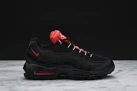 Pops Of Challenge Red Highlight This Nike Air Max 95 Kicksonfire Com Nike Air Max Nike Air Max 95 Nike