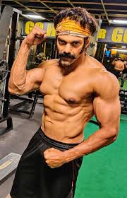 The pa ranjith directorial is a sports drama tracing the boxing culture of north chennai in the '70s. Actor Arya Looks Smashing As A Boxer In His Upcoming Movie Sarpatta Parambarai