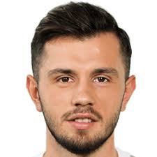 Hızlı ve tabela yapabilen kanat oyuncusu. Emre Kilinc Fm 2021 Profile Reviews