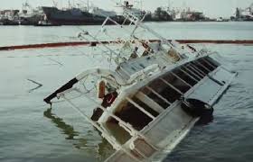 La Calypso Du Commandant Cousteau Bientot Vendue Aux Encheres Bateau En Bois Architecture Navale Bateaux