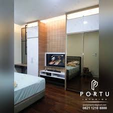 Lemari pakaian sliding 2 pintu kayu jati jepara model desain gambar almari baju minimalis mewah modern dan klasik terbaru harga murah yang bisa anda terapkan sebagai furniture atau perabot kamar anda yang mempunyai ukuran yang kurang luas atau sempit. Jual Lemari Pakaian Sliding Dengan Backdrop Custom By Portu Portu Interior