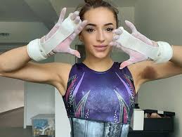 Larissa iordache (rou), qualifications, floor : Cum AratÄƒ Larisa Iordache La O SÄƒptÄƒmanÄƒ De Cand A Aflat CÄƒ E InfectatÄƒ Cu Coronavirus