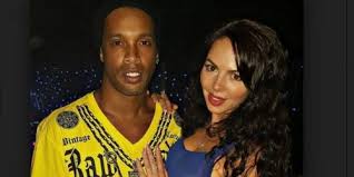 Janaina tschäpe was born in 1973 in dachau, germany, and was raised in são paulo, brazil. Janaina Mendes Ronaldinho Wife Wiki Bio Age Height Weight Measurements Husband Net Worth Facts Starsgab
