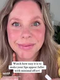 LAKAのふわふわマットリップ「407 チリロック」の魅力