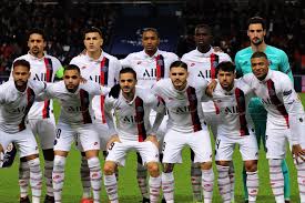 On poursuit notre présentation des joueurs du psg, par ordre alphabétique. 6j Ldc Tanguy Nianzou Kouassi Plus Jeune Joueur De L Histoire Du Psg En C1 Les Titis Du Psg