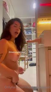 Maira Pedroso fue filmada metiendo el consolador en la cocina y  divirtiéndose con su delicioso coño - Videos Xxx | PornoPerso.com