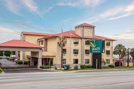 Fort jackson is situated in columbia, south carolina, making it convenient for service members, civilians and families to find numerous restaurants, shopping and attractions nearby. Hotel Quality Inn Suites Ft Jackson Maingate Columbia Suburbs Columbia Sc Hotelopia