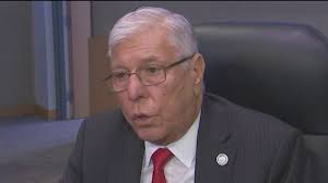 Homenaje póstumo al comisionado Manolo Reyes