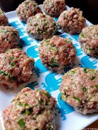 Les Boulettes Parfaites Et Leur Sauce Aux Tomates Cerises Recette Recettes De Cuisine Recette Recette Boulettes De Viande