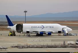 It is also larger in terms of height (21.5 m vs 19.4 m) and. Boeing Company Boeing 747 400lcf Dreamlifter Photo By Nobunaga5050 Boeing Dreamlifter Boeing Aircraft Boeing 747