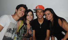 Arthur aguiar (tv actor) was born on the 3rd of march, 1989. Arthur Aguiar Giovanna Lancellotti Neimar E Priscila Coe Flickr