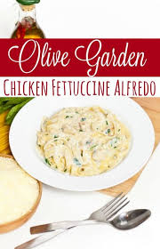 Toss alfredo sauce with fettuccine pasta and add half of the parmesan cheese. 20 Olive Garden Copycat Recipes Olive Garden Chicken Fettuccine Alfredo Recipe Chicken Alfredo Fettuccine Recipe Fettuccine Alfredo Recipes
