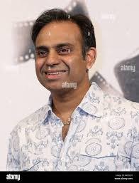 Neil Dsouza's Instagram, Twitter & Facebook