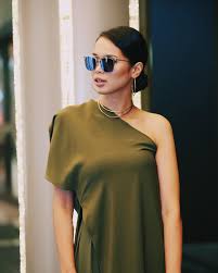 Ain edruce merupakan seorang pengacara, model dan pelakon wanita malaysia. Biodata Dan Profile Lengkap Ain Edruce Yang Cantik Dan Seksi I Am Zaudin