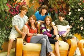 'hannah montana' is officially 15 years old today. There Was A Mini Hannah Montana Reunion This Past Weekend And Fomo Alert Hellogiggles